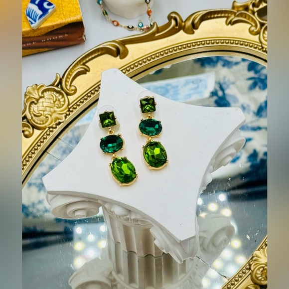🆕 OSCAR DE LA RENTA 🧿 NWOT Claudia Crystal Drop Earrings, Emerald Multi - Picture 11 of 16